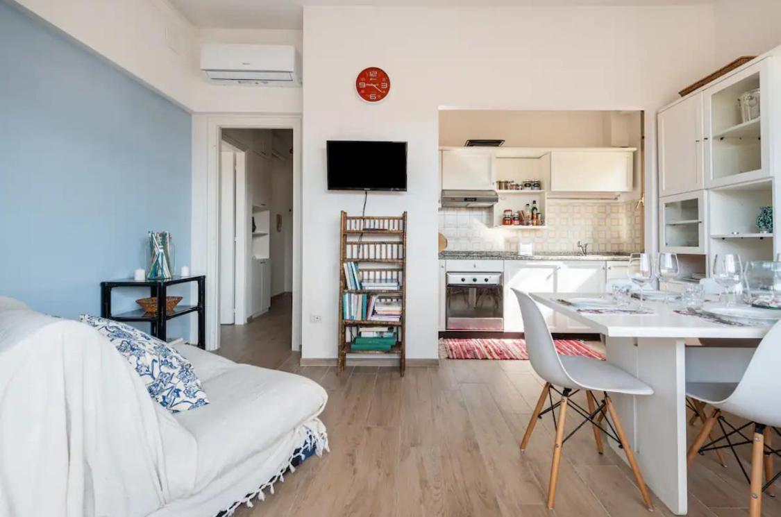 Seaside Apt Private Parking And Near The Beach Viareggio Bagian luar foto