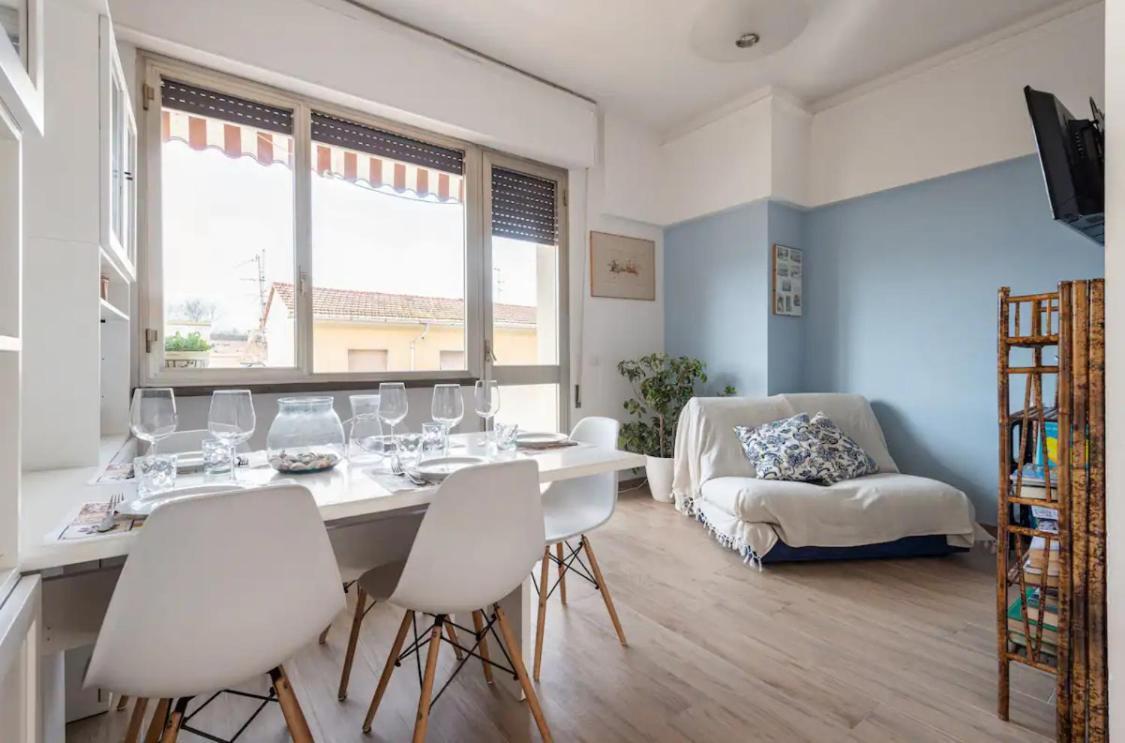 Seaside Apt Private Parking And Near The Beach Viareggio Bagian luar foto